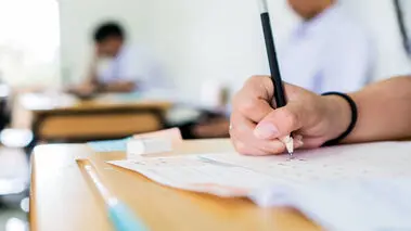 شرایط آزمون پذیرش لیسانس به پزشکی ۱۴۰۲ + لینک ثبت‌نام
