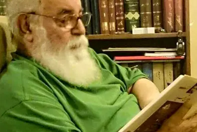 هوشنگ ابتهاج به قاب تصویر