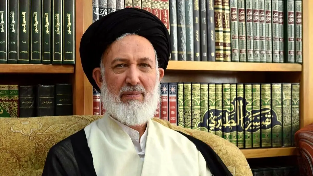 آیت الله ایازی: عکس گرفتن، دخالت کردن در حوزه خصوصی افراد است/ چنین کاری ناپسند و محکوم است