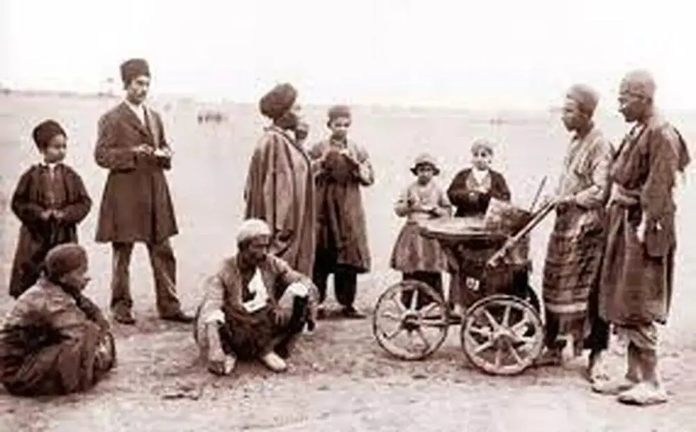 مدل موی عجیب مردان در دوران قاجار +عکس