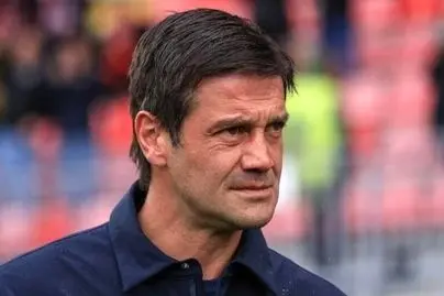 ماجرای سیگار کشیدن سرمربی آبی‌ها پس از پایان بازی