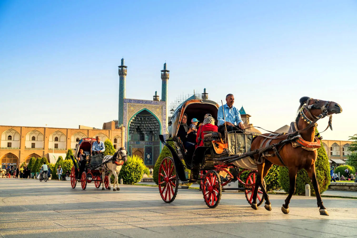 یک شب اقامت رایگان به مسافران در اصفهان| ماجرا چیست؟

