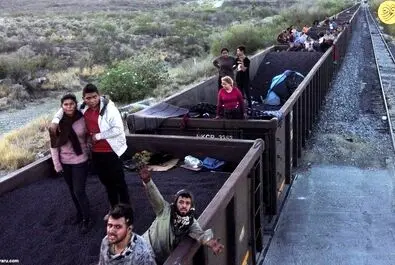 هجوم مهاجران به مرز