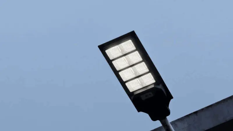 چگونه چراغ خیابانی LED مناسب پروژه انتخاب کنیم؟
