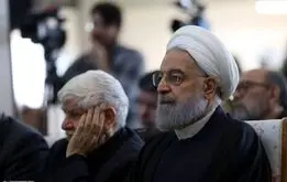 روحانی و پزشکیان در کنار یکدیگر +عکس