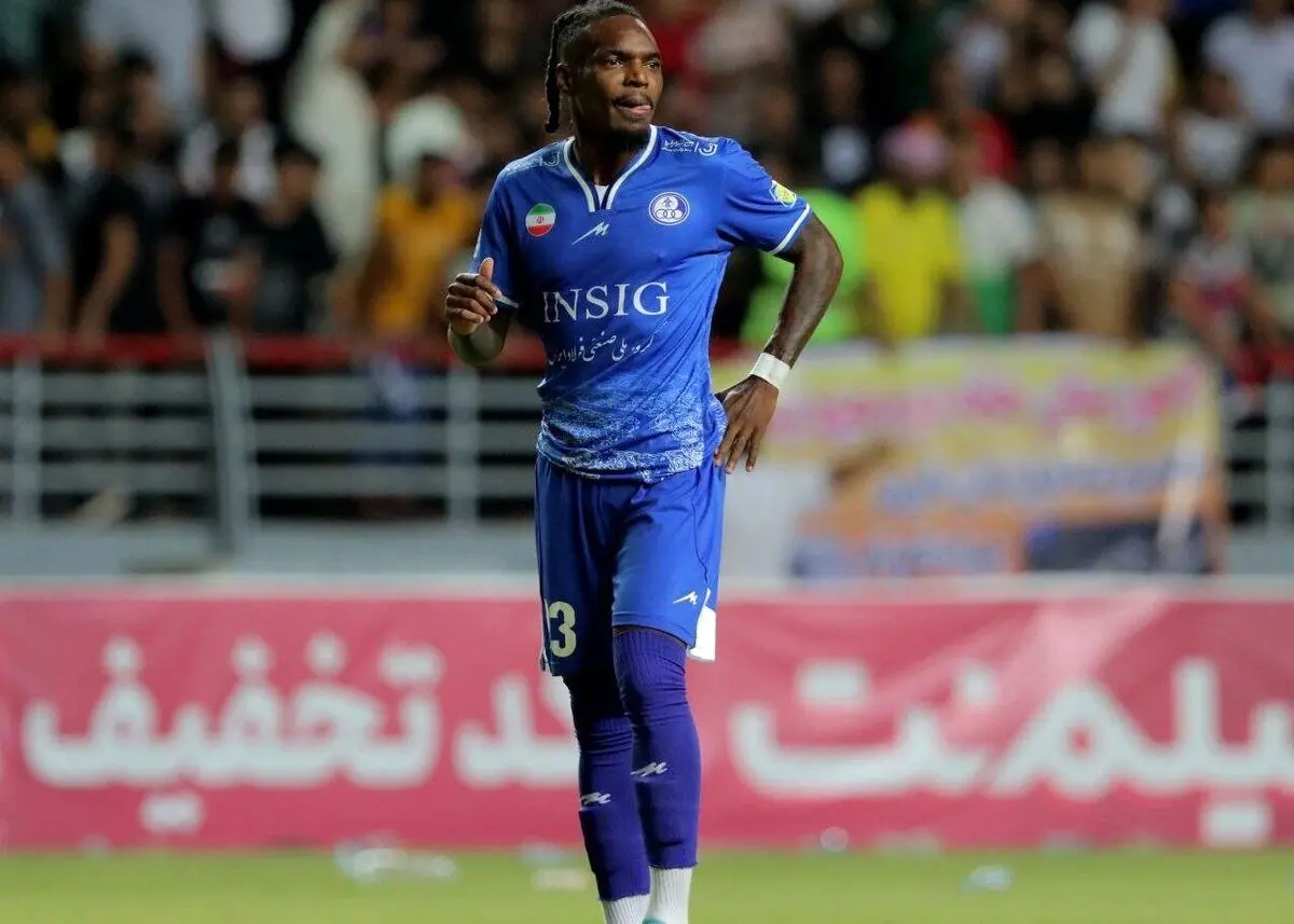 ​شکار بزرگ؛ پرسپولیس ؛  ستاره آبی ها،  قرمز پوش شد

