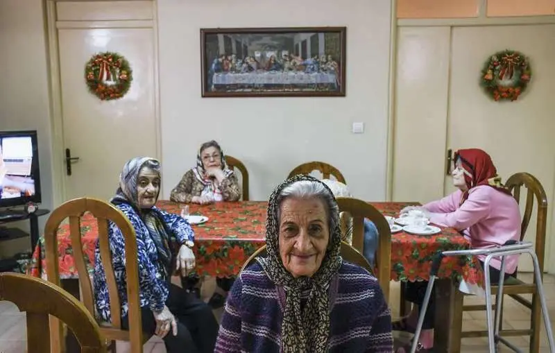 آماری هولناک از زنان سالمند مجرد در ایران/ تعداد  دختران و پسران مجرد بالای ۴۰ سال +جدول