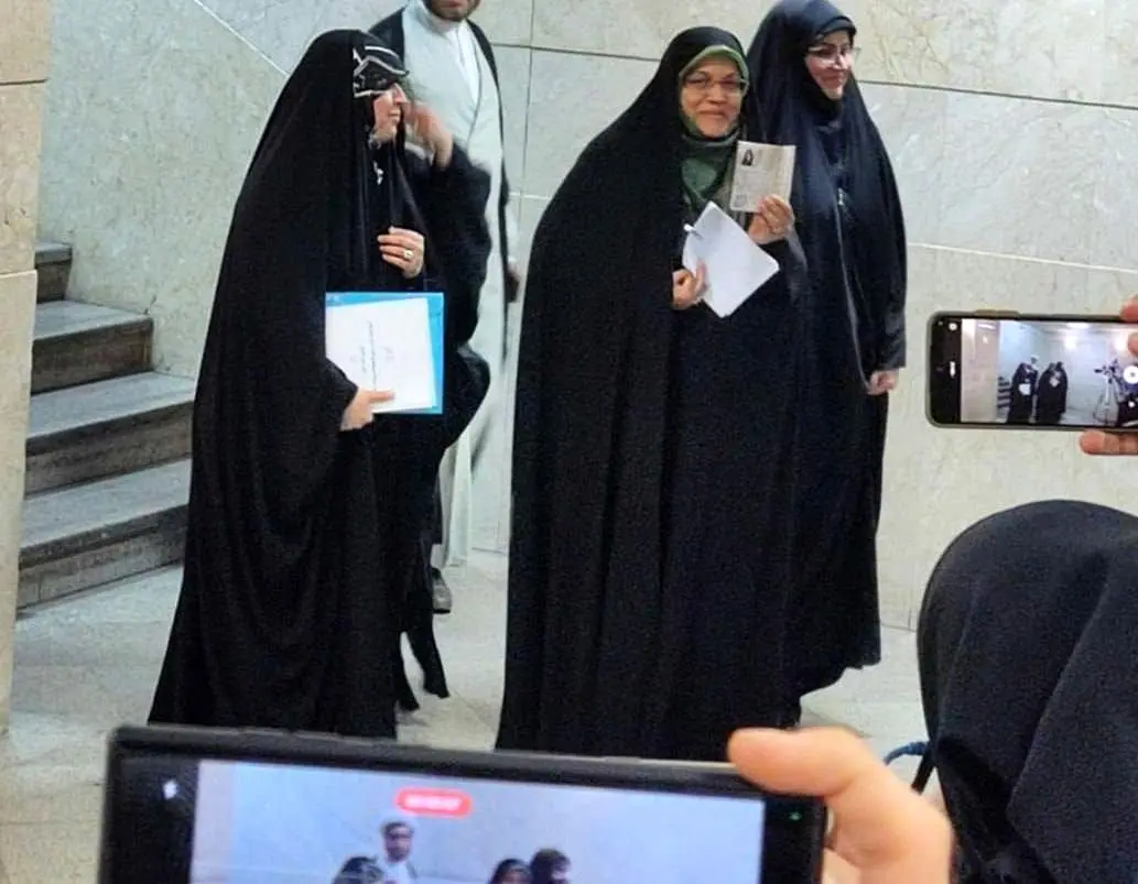 یک  زن داوطلب جانشینی رئیسی شد 