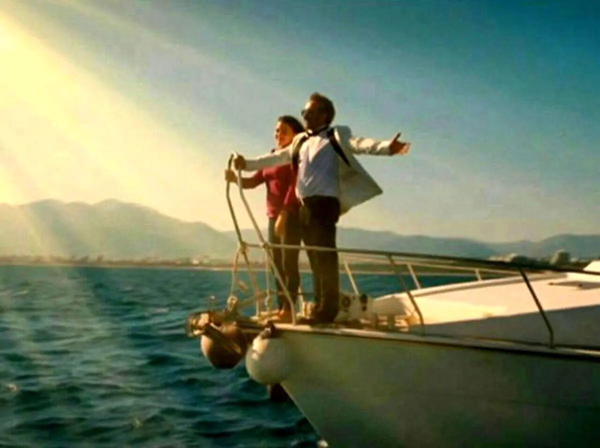 پخش سکانس عاشقانه توقیف شده سریال پایتخت +ویدئو
