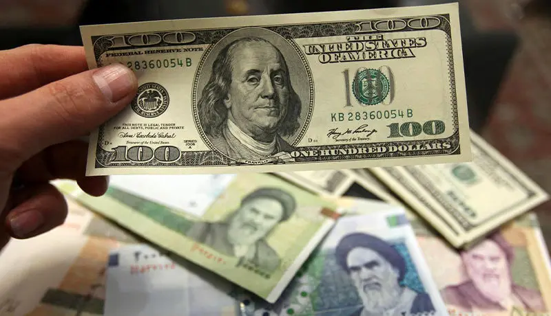 انتقاد تند روزنامه اصولگرا از گرانی دلار و بی تدبیری مسئولان