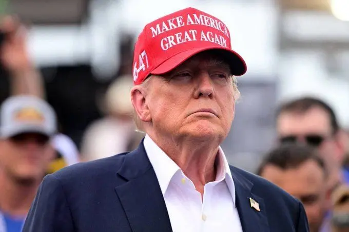 ترامپ عکسی جنجالی همزمان با مذاکرات منتشر کرد