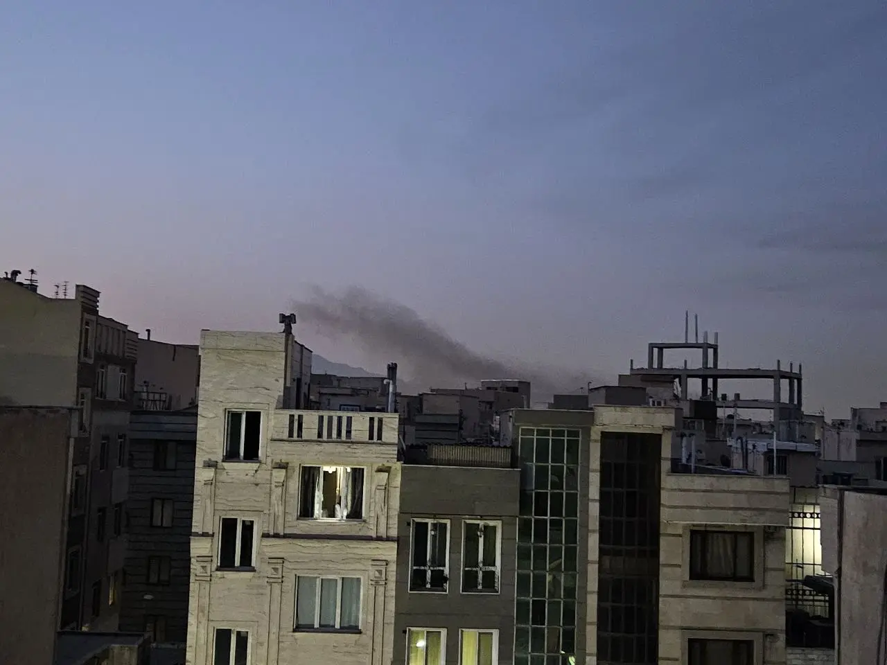 انفجار و دود سیاه در خیابان پیروزی تهران+عکس