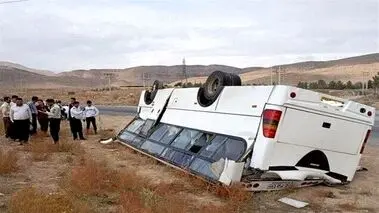 واژگونی مرگبار اتوبوس در اصفهان؛ ۳ نفر کشته شدند