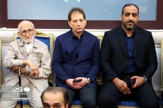 بابک زنجانی در مراسم ترحیم علی اکبر انصاری مالک بانک آینده+ عکس


