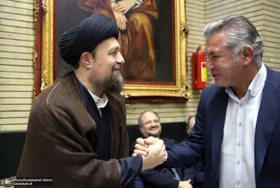 مراسم ترحیم مادر اسحاق جهانگیری