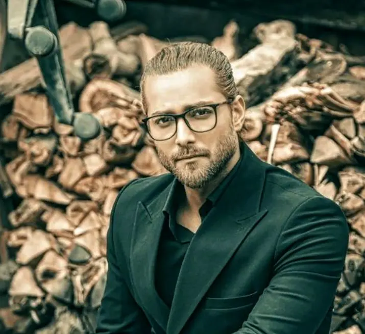 خواننده مشهور ماکان‌بند بازداشت شد