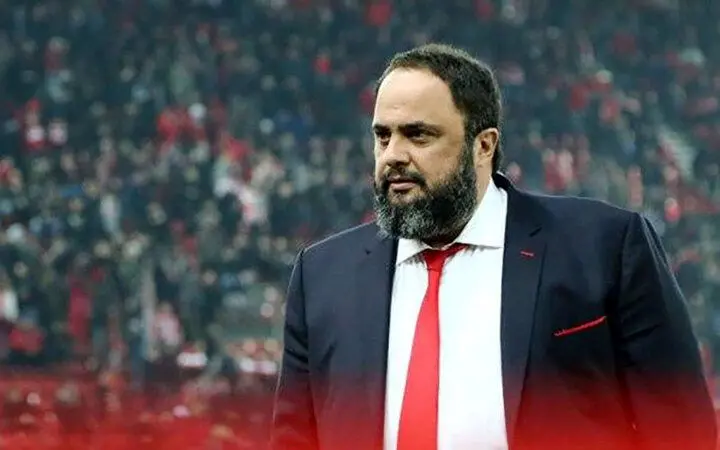 گوشی موبایل ارزان قیمت مالک میلیارد فوتبالی