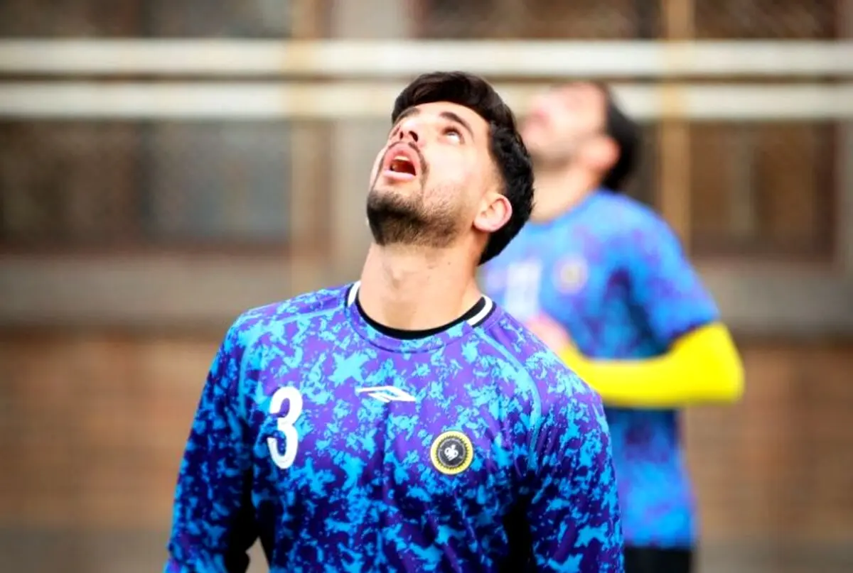 مدافع سپاهان راهی بیمارستان شد