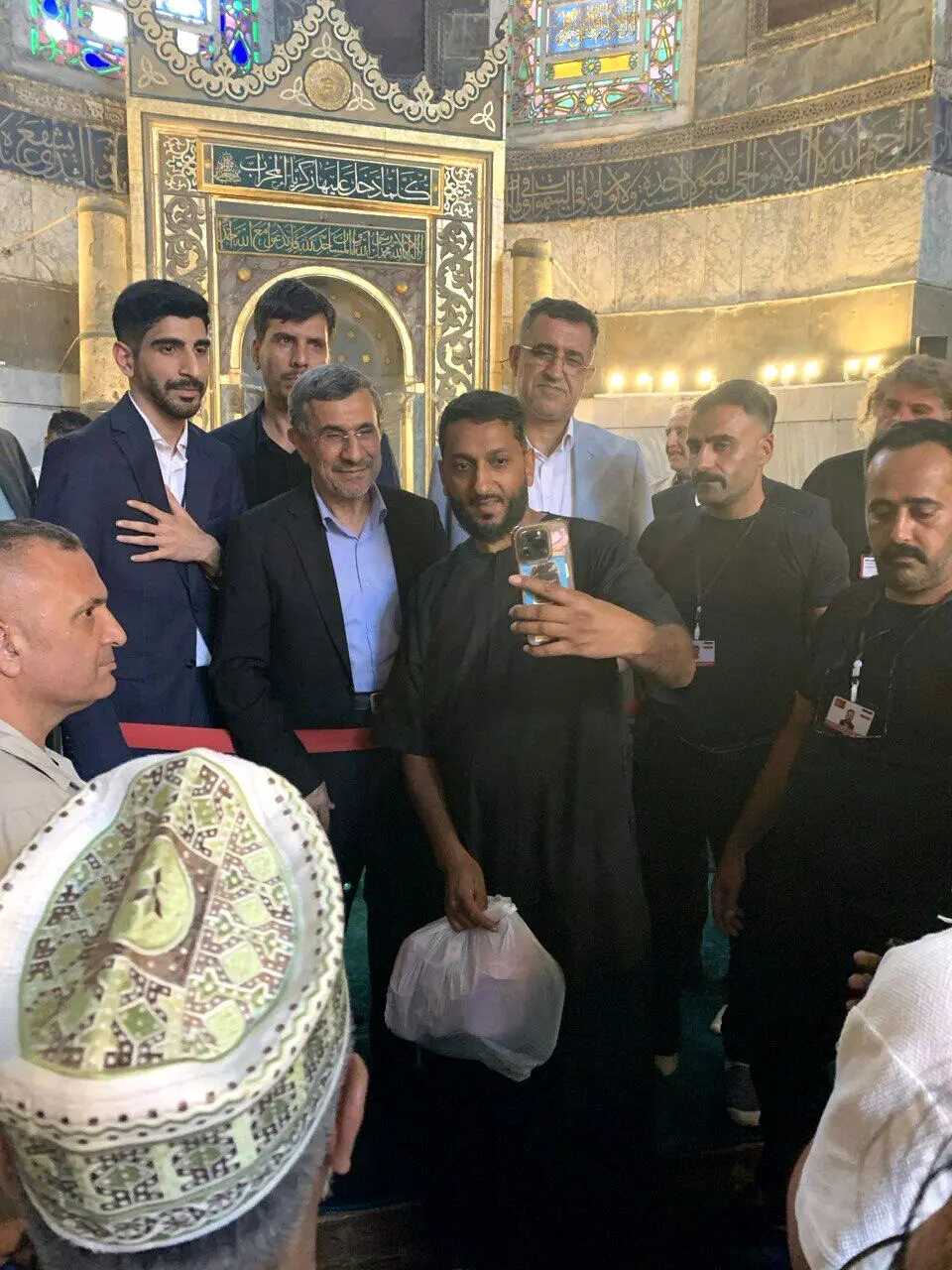 محمود احمدی‌نژاد در کاخ امپراتوری عثمانی/ فیلم

