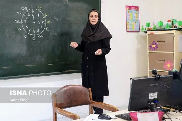 کدام معلمان شاغل در آموزش و پرورش می‌توانند در آزمون استخدامی شرکت کنند؟+ فیلم