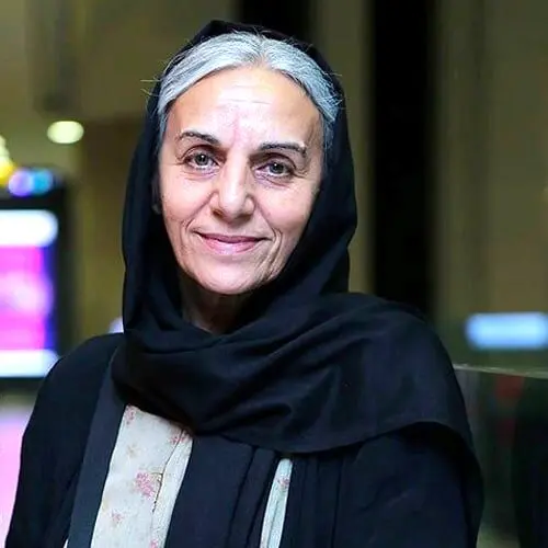 بازیگر زن فعال در تلویزیون، کشف حجاب کرد