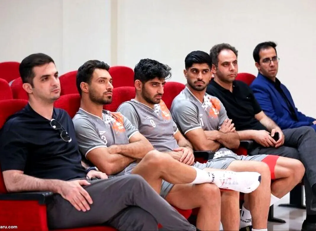 کری‌خوانی تراکتور برای پرسپولیس با عکس مهدی ترابی

