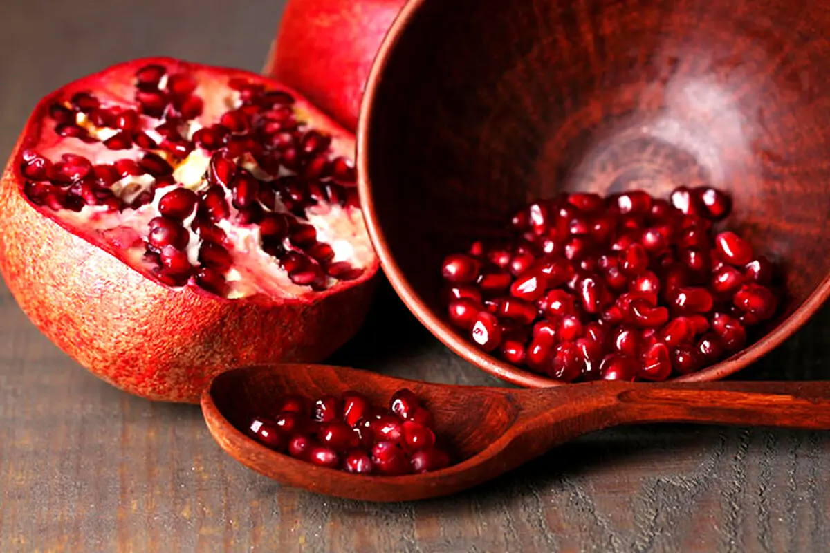 این افراد حتی شب یلدا انار نخورند