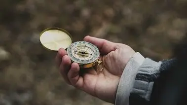 تقویم نجومی وهمسران امروز چهارشنبه ۵ آذر  ۱۴۰۴؛ +ساعات سعد و نحس و ایام قمر در عقرب