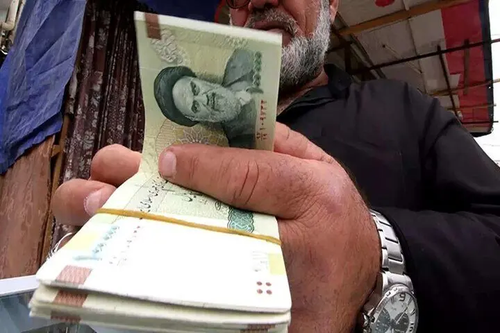 مبلغ مستمری و عیدی مددجویان بهزیستی و کمیته امداد در سال ۱۴۰۴ اعلام شد + جدول

