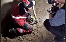 قتل هولناک زن ۱۸ ساله‌ با کلنگ به دست شوهرش / ازدواج مجدد مچش را باز کرد