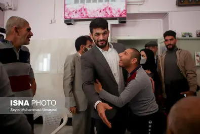 حسن یزدانی در آسایشگاه معلولین ذهنی شهید بهشتی مشهد