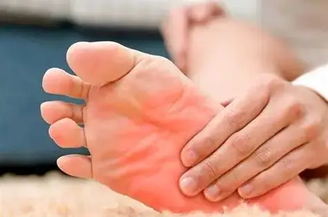 داغی و سوزش کف پا را جدی بگیرید