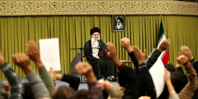 هشدار رهبر انقلاب به اسرائیل به زبان عبری
