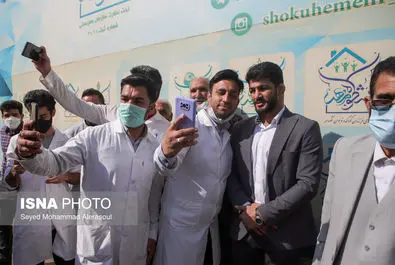 حسن یزدانی در آسایشگاه معلولین ذهنی شهید بهشتی مشهد