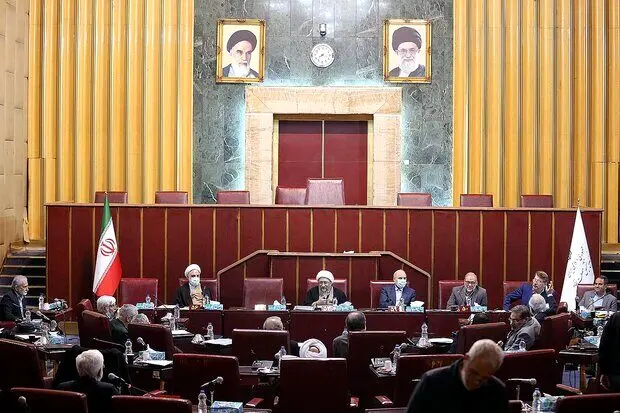 سرنوشت نیروهای شرکتی و استخدام کارکنان دولت به دست مجمع تشخیص مصلحت افتاد
