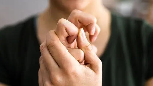 هشدار به کسانی که عادت به شکستن قلنج دارند