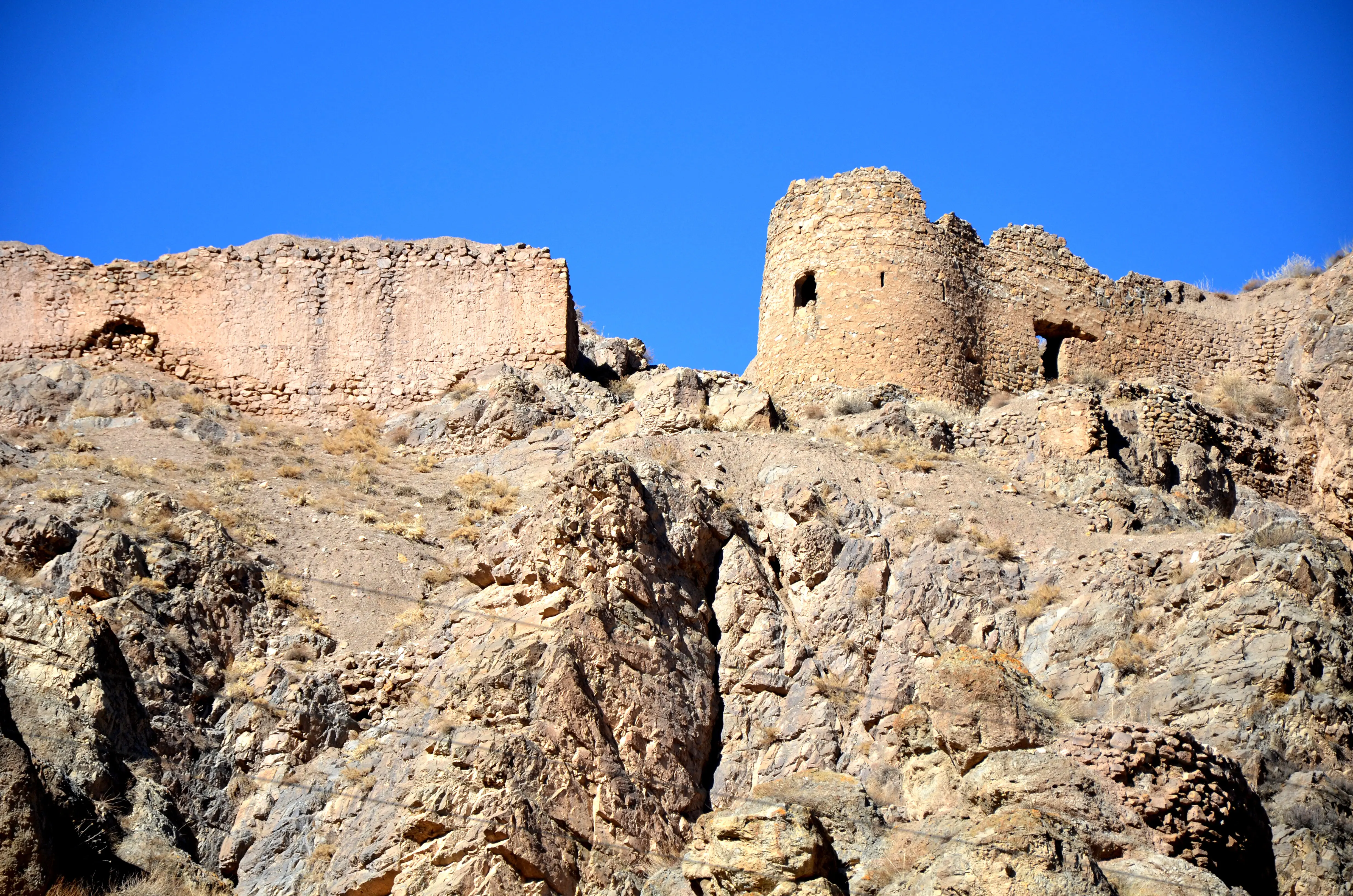میراث کهن مازندران در یک قدمی نابودی! / عکس