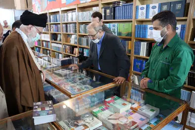 رهبر انقلاب در نمایشگاه کتاب