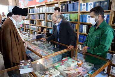 رهبر انقلاب در نمایشگاه کتاب