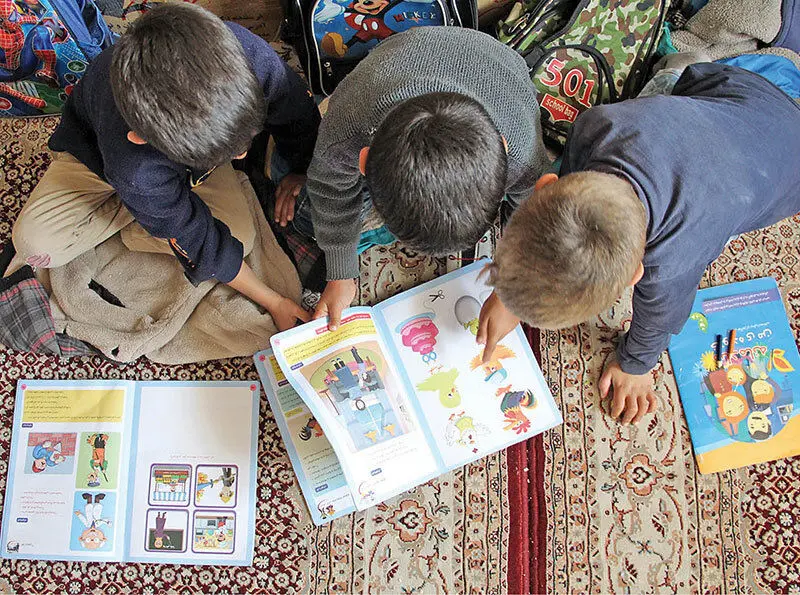دانش‌آموزان دنبال کتاب‌های دست دوم می‌گردند | تحصیل بدون کتاب