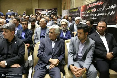 مراسم ترحیم مادر اسحاق جهانگیری