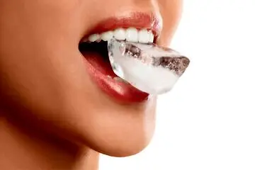 چرا برخی به جویدن یخ عادت دارند؟