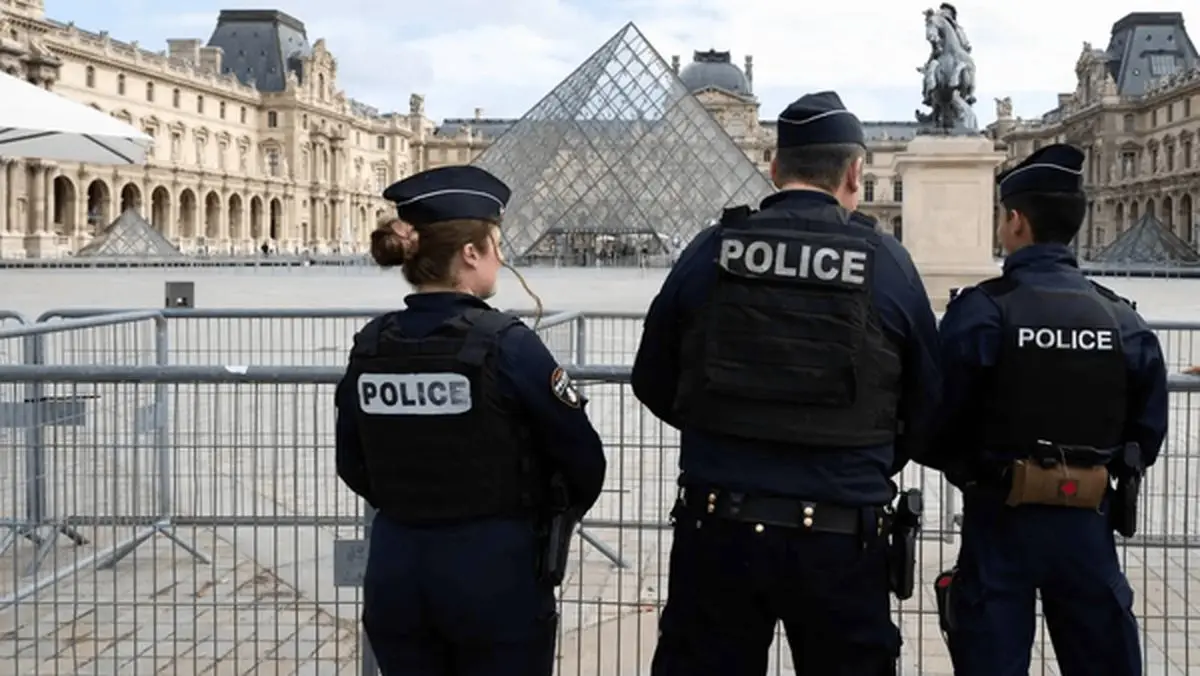 مظنونین پرونده سرقت لوور بازداشت شدند