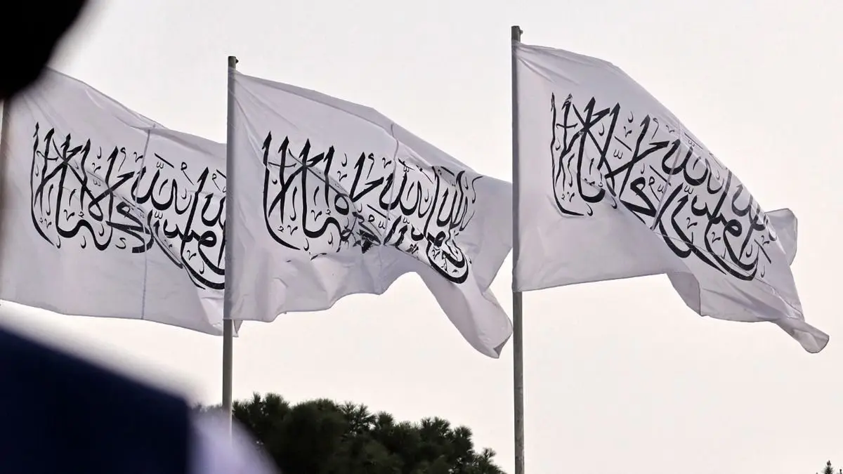 غذا خوردن عجیب طالبان در کفش! + فیلم
