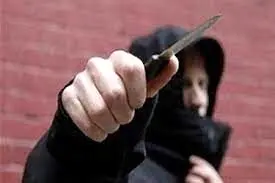 پلیس : این زن خطرناک را شناسایی کنید ؛زورگیری خشن در قزوین  + فیلم 