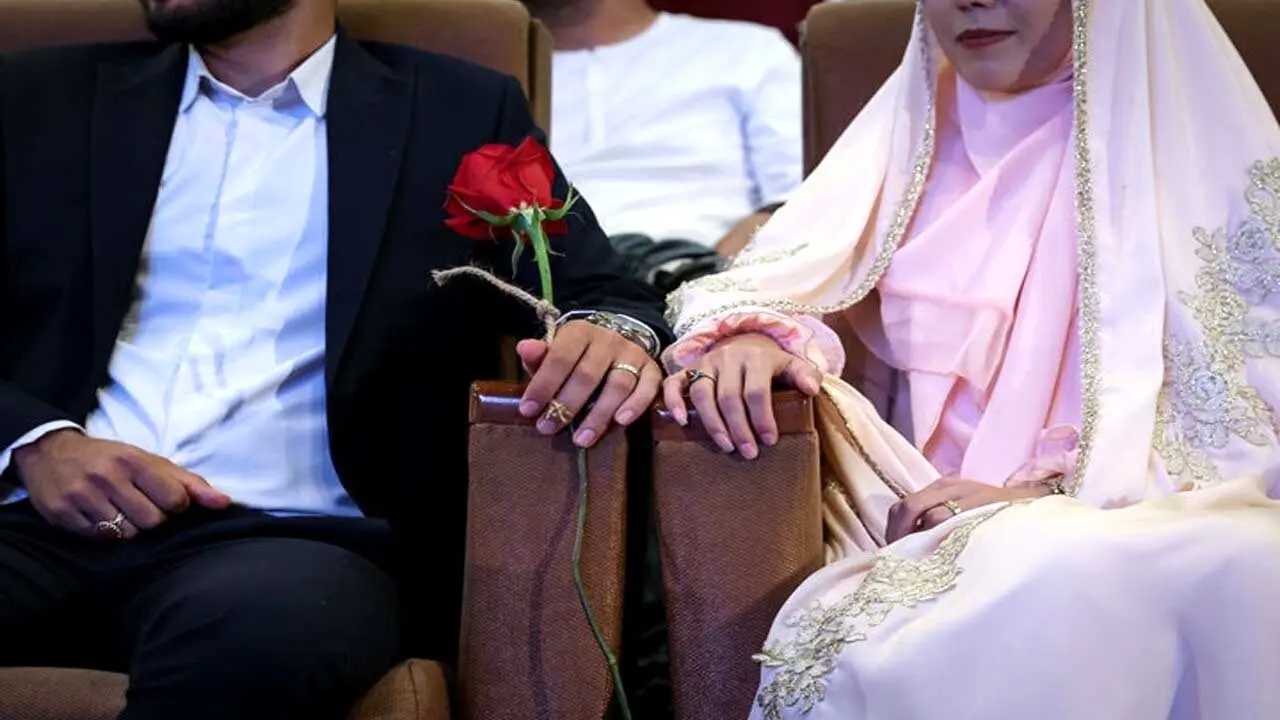 مرد ۵۴ساله به خاطر ارتباط با دختر نوجوان تبعید شد/علت تمایل دختران جوان به ازدواج با مردهای سن بالا چیست

