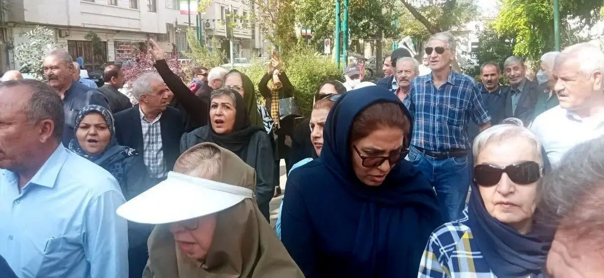 تجمع بازنشستگان مقابل پاستور در اعتراض به حقوق بازنشستگی