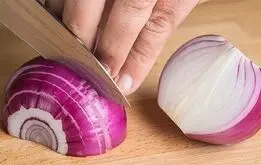 چرا خرد کردن پیاز اشکمان را در می‌آورد؟