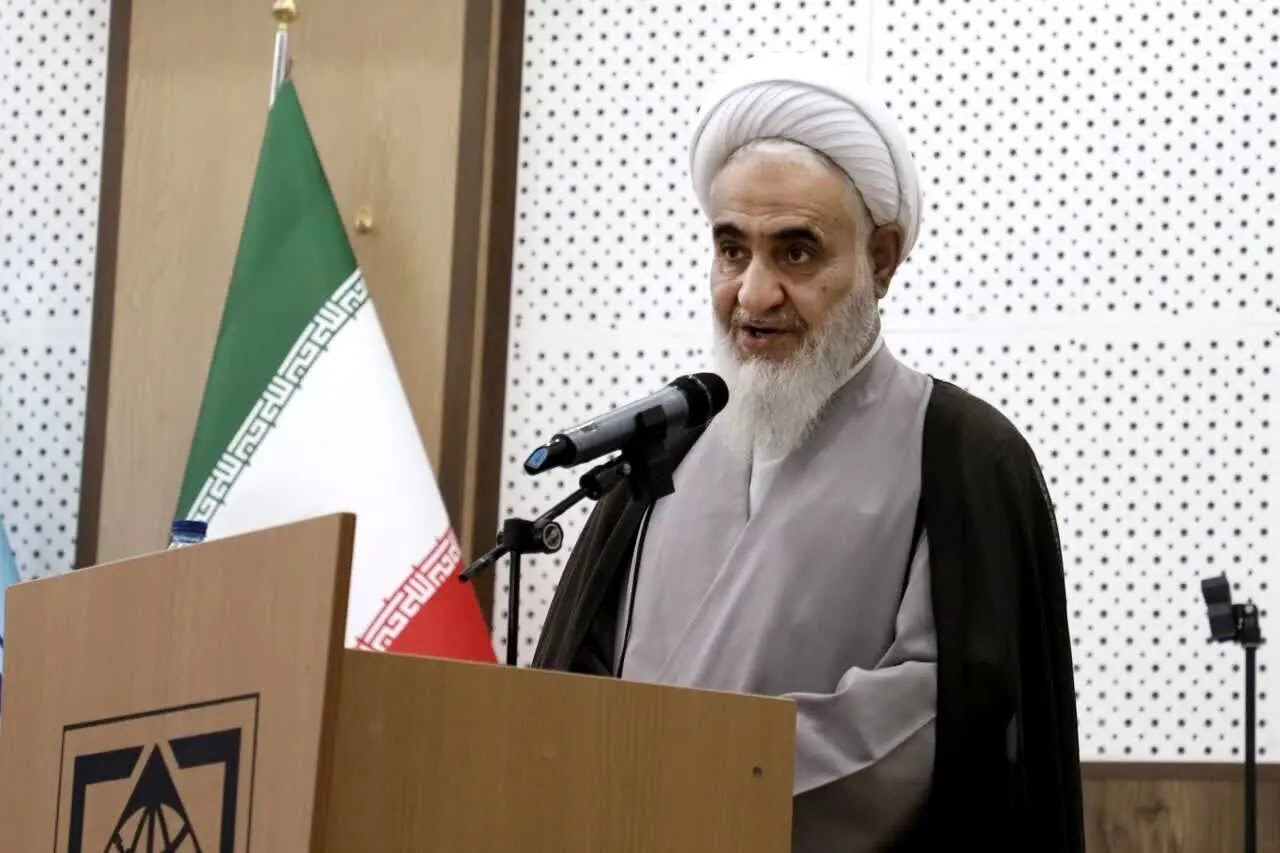 اگر قرار است طبری آزاد باشد ما را زندانی کنید