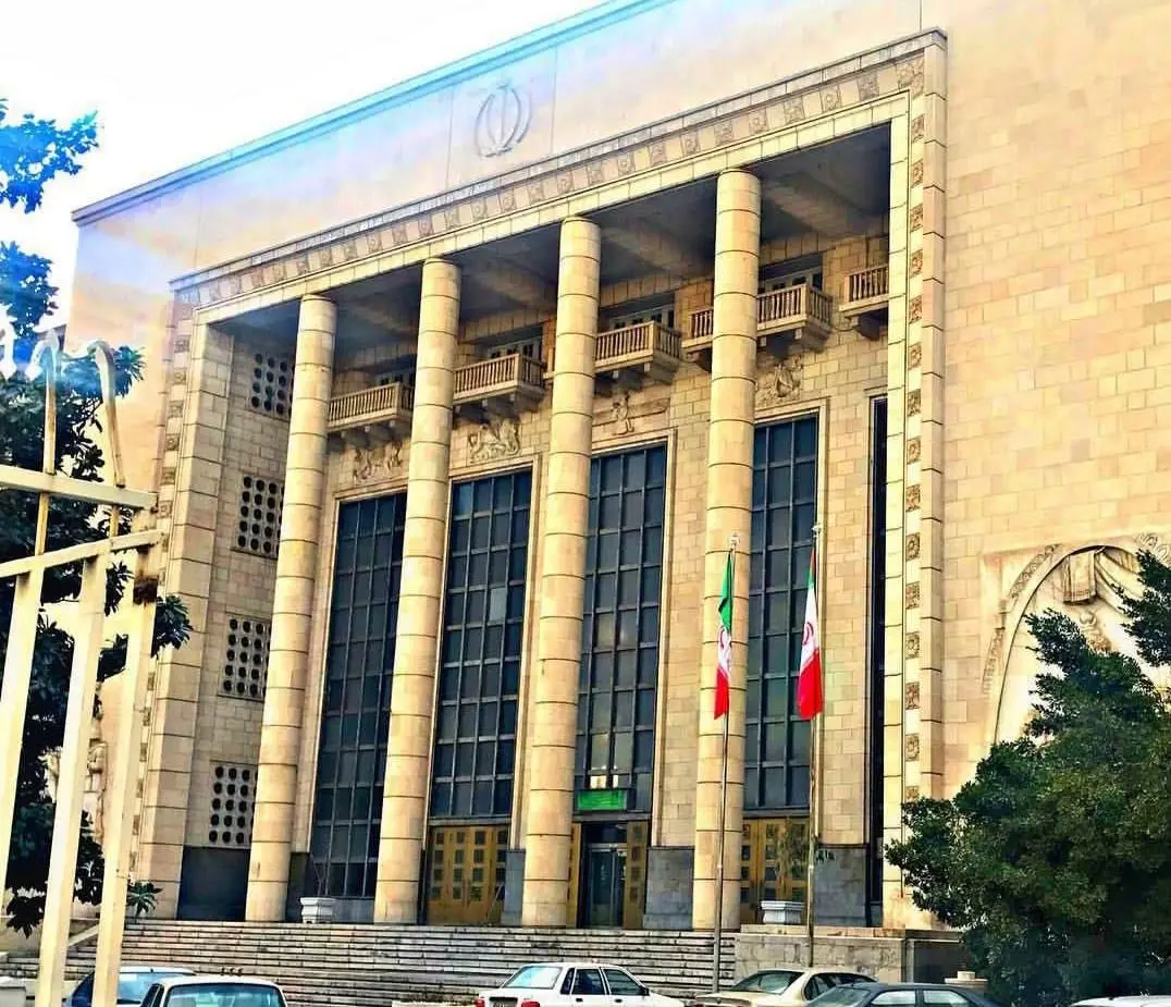 سوءقصد به سه قضات دیوان عالی کشور در میدان ارک تهران/ ۲ قاضی شهید شدند 